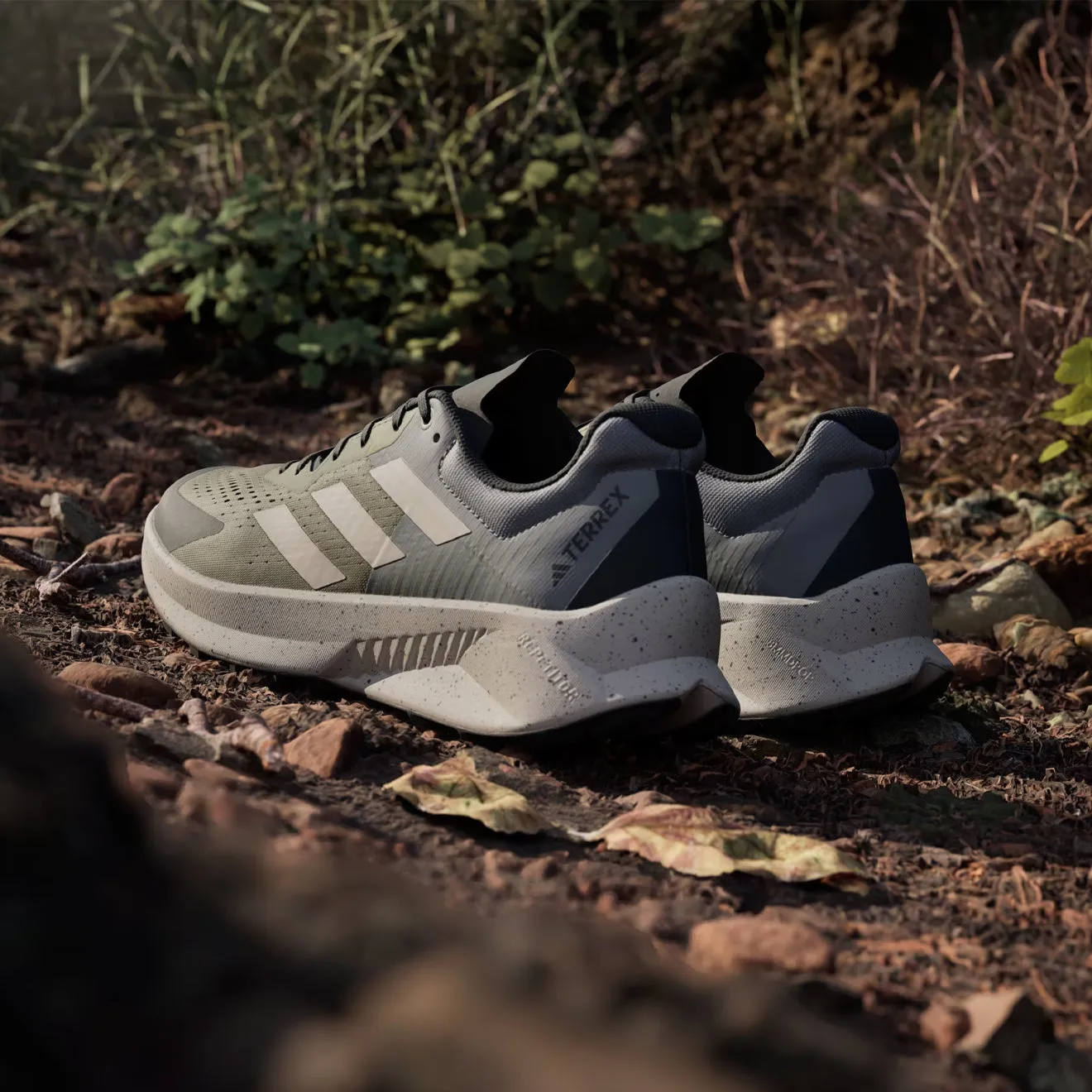 Adidas Terrex Soulstride Flow Trail Running Schuh Olive Strata / Wonder Beige / Kohle