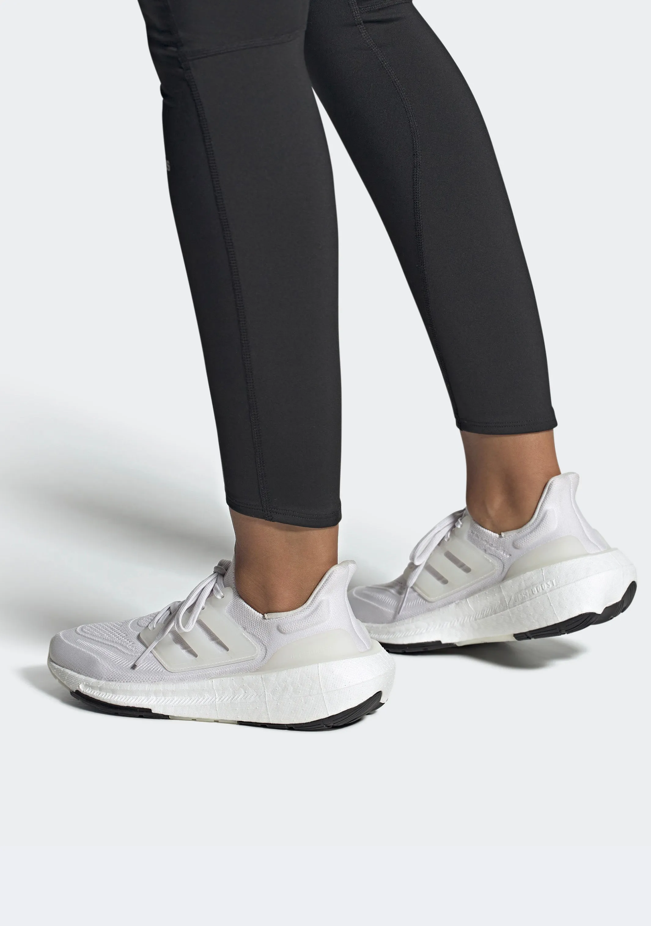 Adidas Damen Ultraboost Light