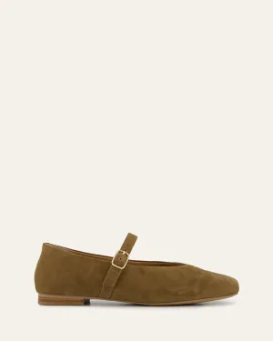APRIL CASUAL FLATS WILDLEDER IN BARK