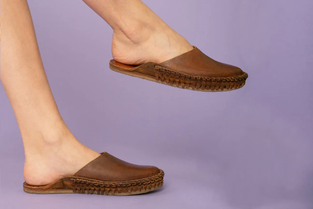 Heritage Solid Slide in Walnuss
