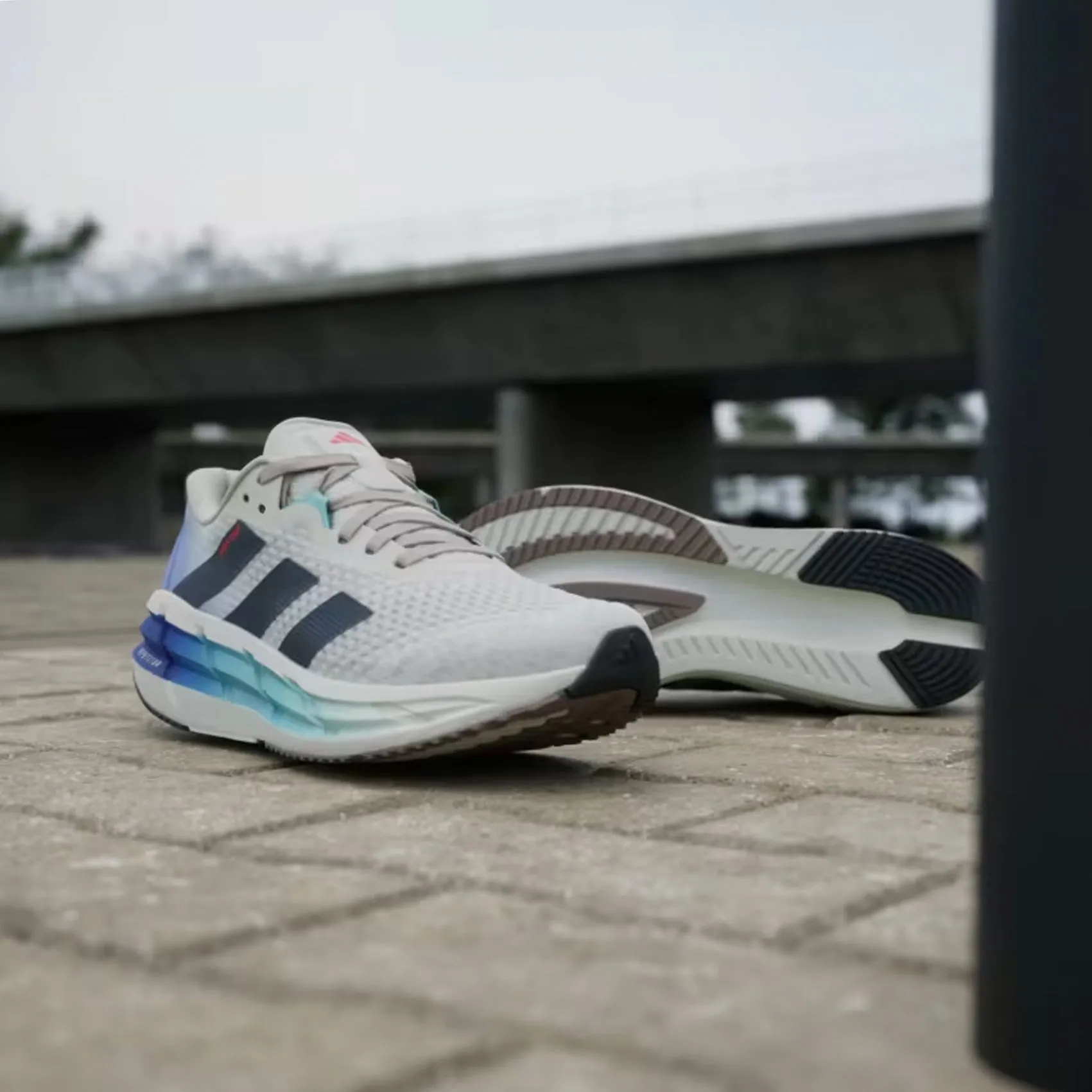 Herren Adidas Adistar 3