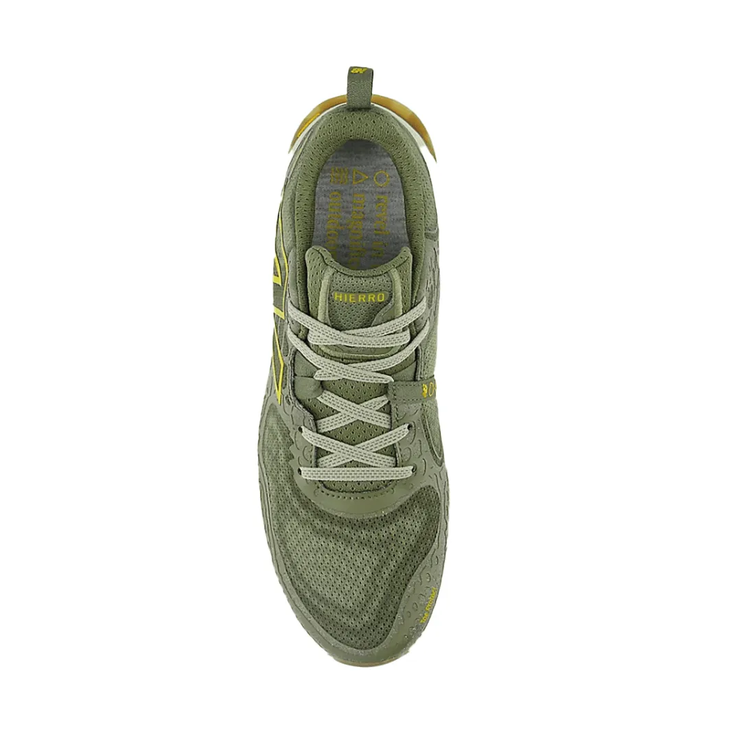 New Balance Herren Fresh Foam X Hierro v8 Trailrunning-Schuhe in Dunklem Olivgrün mit Olivgrün und Moosgrün SS24