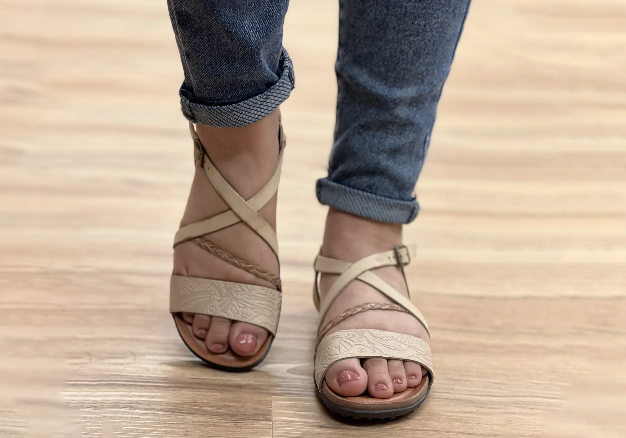 New Face Laurina Damen Bequeme Ledersandalen Hergestellt In Brasilien New Face Schuhe