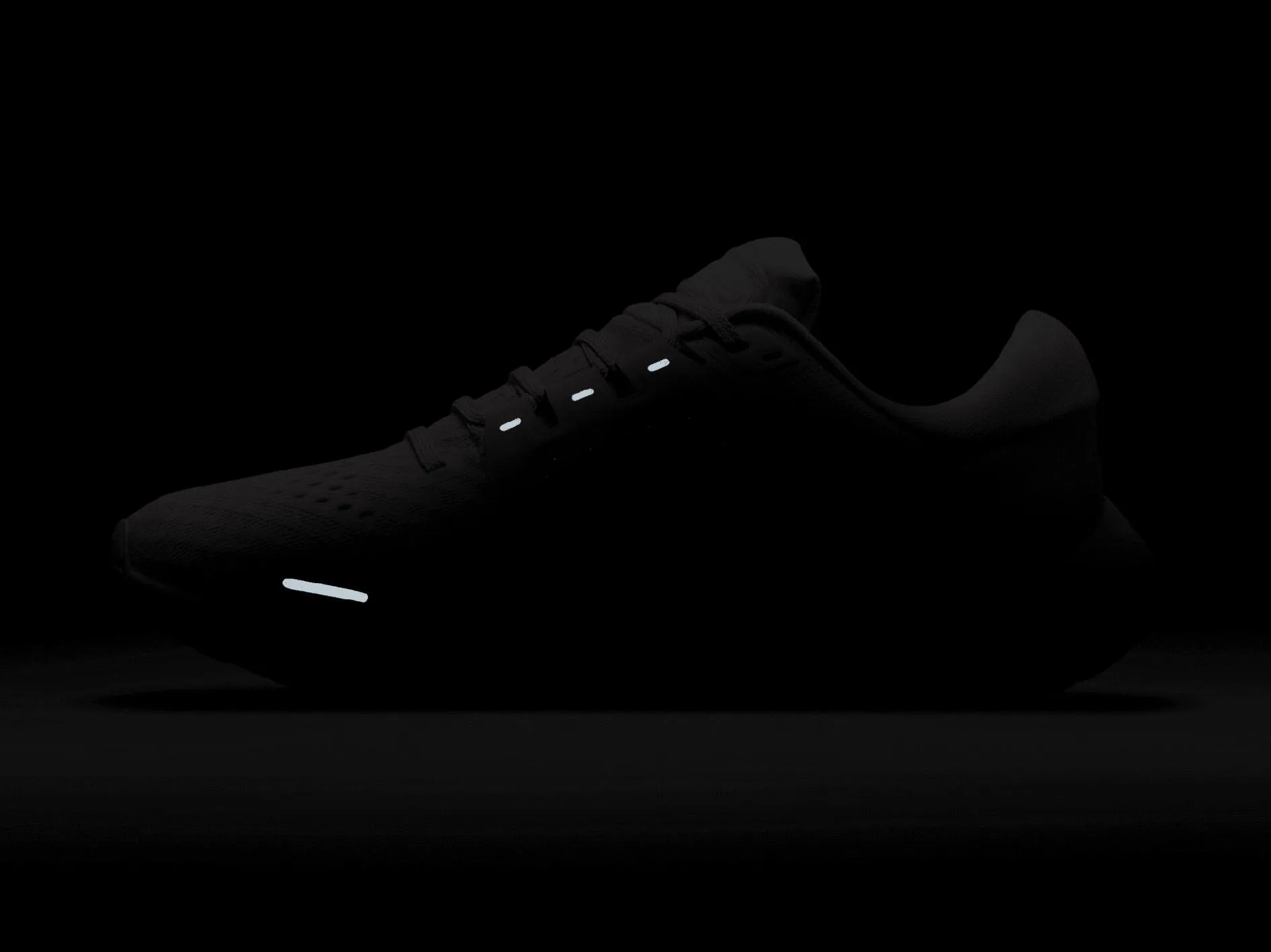 Nike Damen Air Zoom Vomero 16 <br> DA7698 600