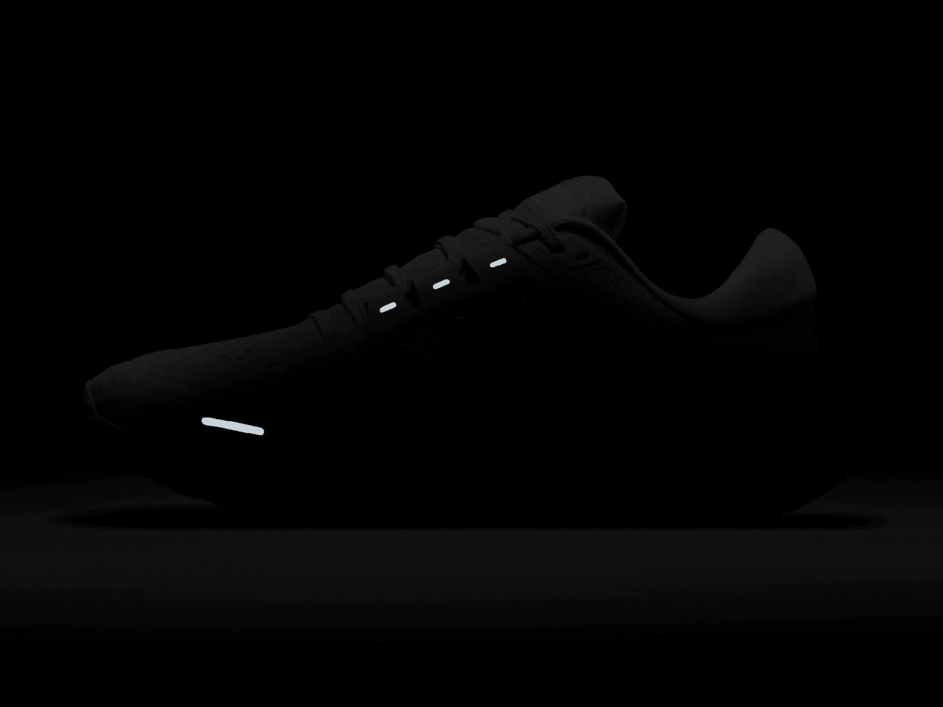 Nike Damen Air Zoom Vomero 16 <br> DA7698 600