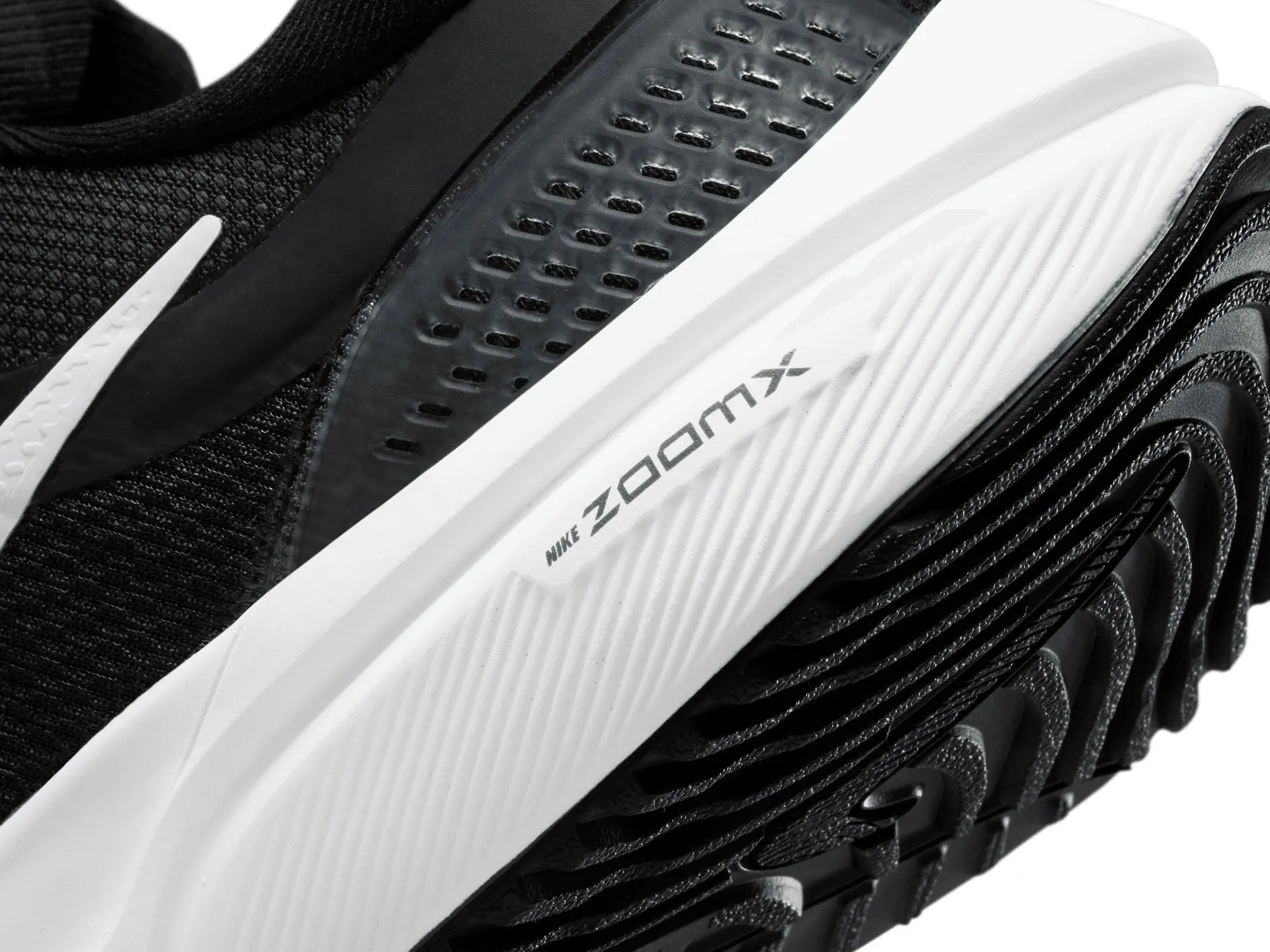 Nike Damen Straßenlaufschuhe Vomero 16