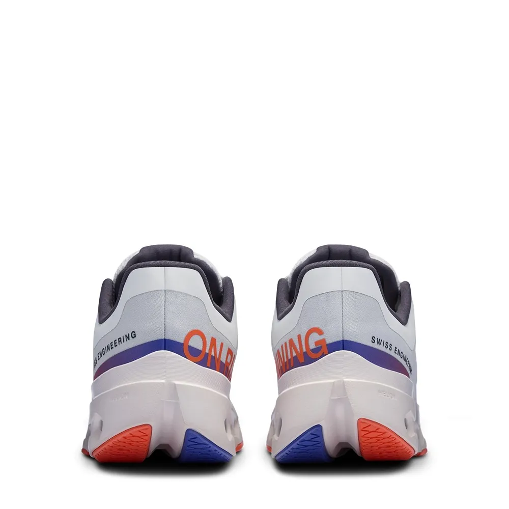 Zu den Women's Cloudsurfer Next Sneakern in Weiß/Flammenfarbe