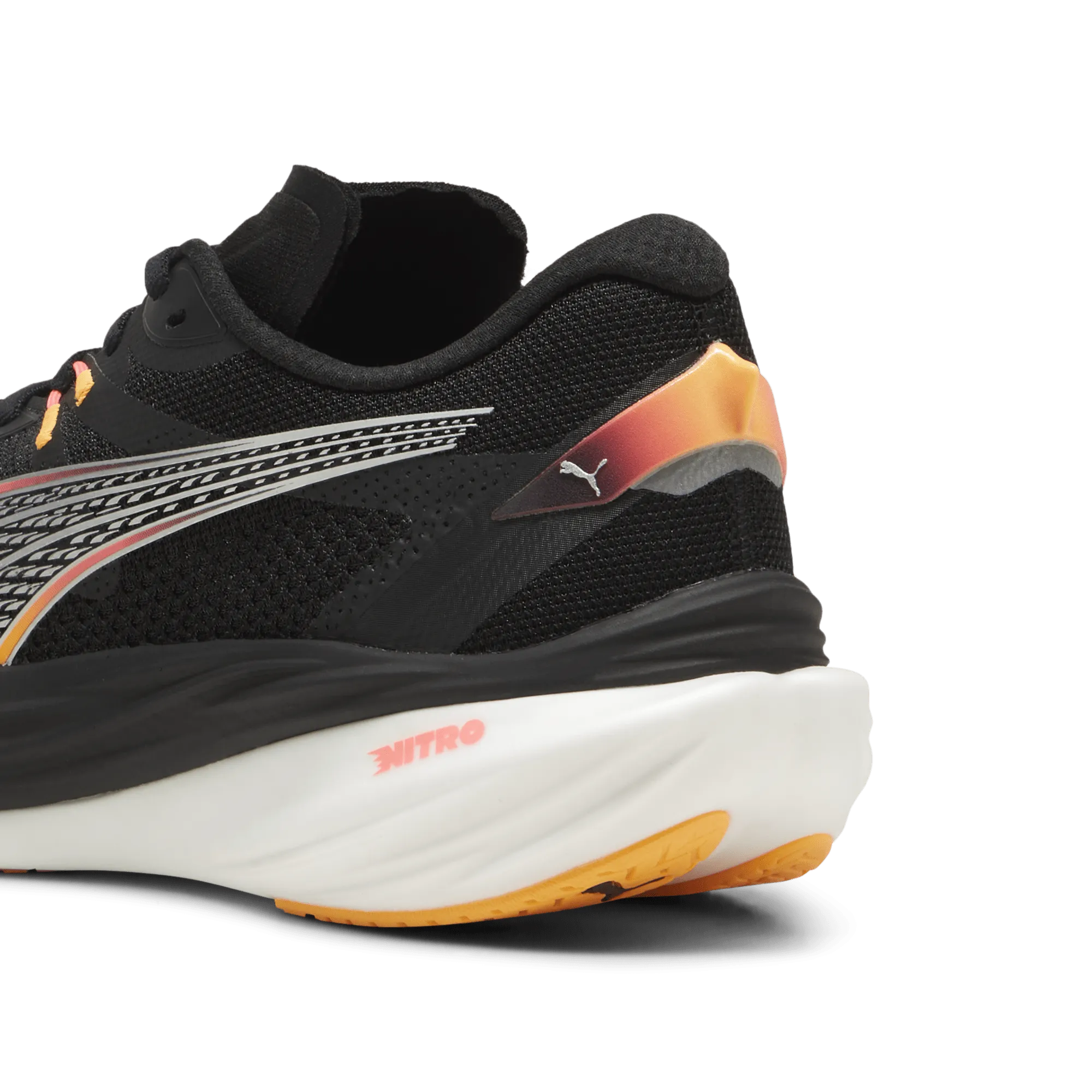 Puma Herren Deviate Nitro 3 Laufschuhe in Schwarz/Sun Stream AW24