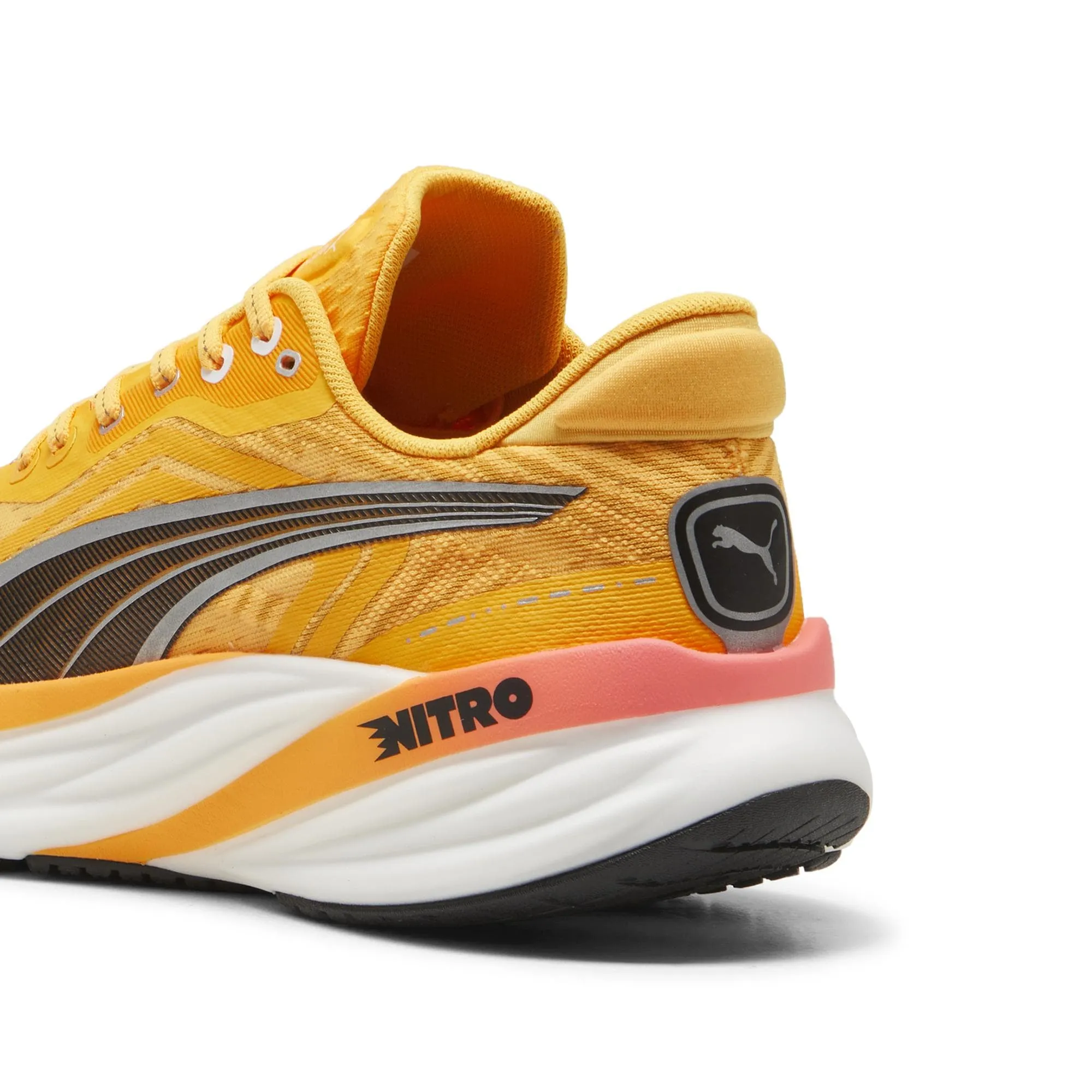 Puma Herren Magnify NITRO 2 Tech - Sonnenstrom-Sonnenuntergangsglühen-PUMA Weiß - AW24