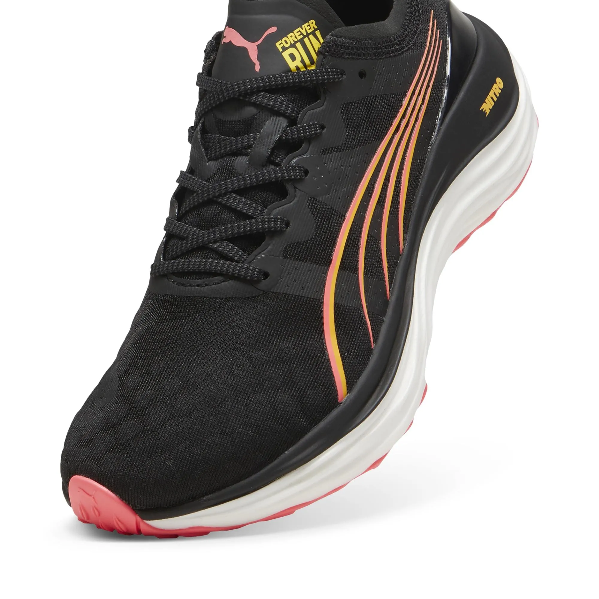 Puma Damen ForeverRun NITRO in Schwarz-Sonnenstrom-Sonnenuntergangsglühen AW24