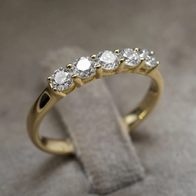 Ring 5 stones 750 yellow gold 5 brilliants 0.50ct.