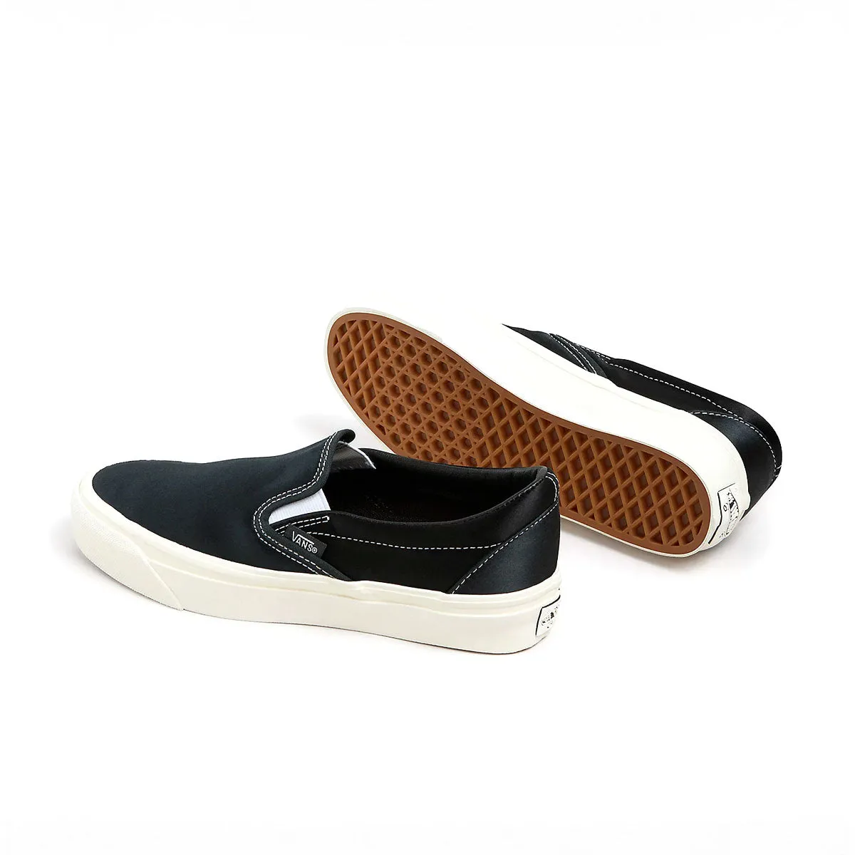 Slip-on 98 'Satin Jet Schwarz'