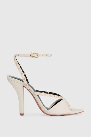 Besetzter Sandalen