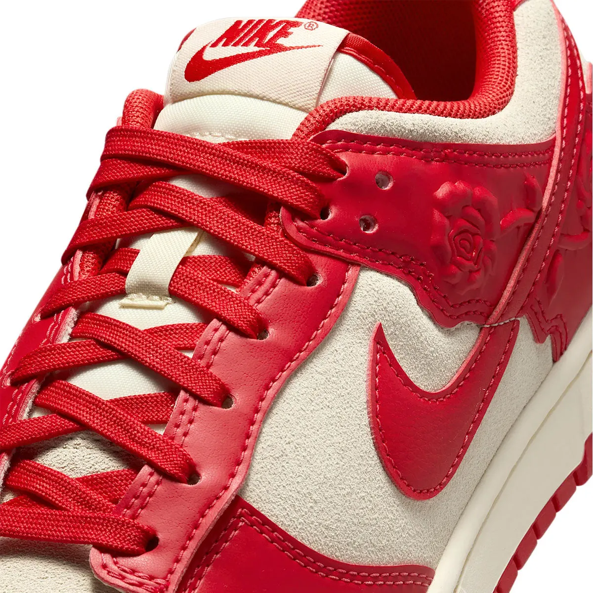 Wmns Dunk Low 'Rote Rosen'