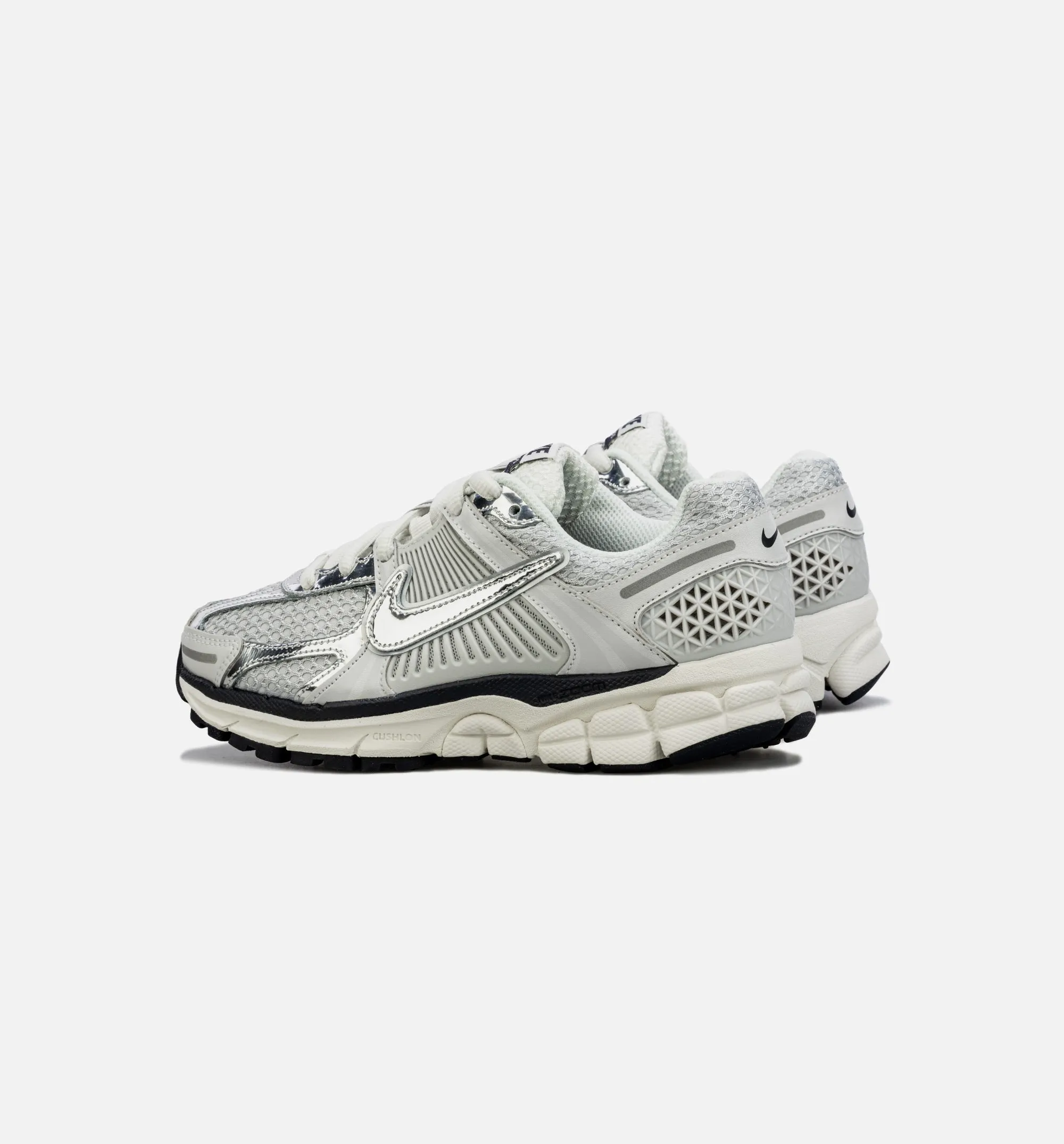 Zoom Vomero 5 Photon Dust und Metallic Silver Damen Lifestyle-Schuh - Silber